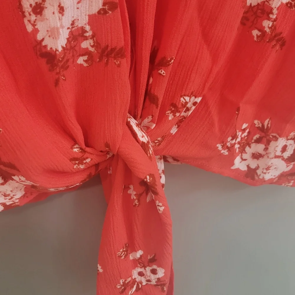 LUQ NWT Mango Berry Floral VNeck Tie Front Womens Prairie Top Size Large‎ - Picture 4 of 10